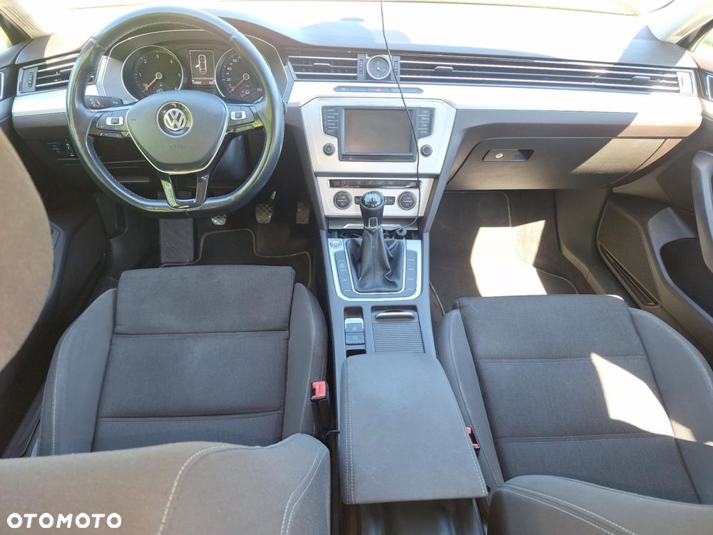 Volkswagen Passat 2.0 TDI BMT Comfortline - 8
