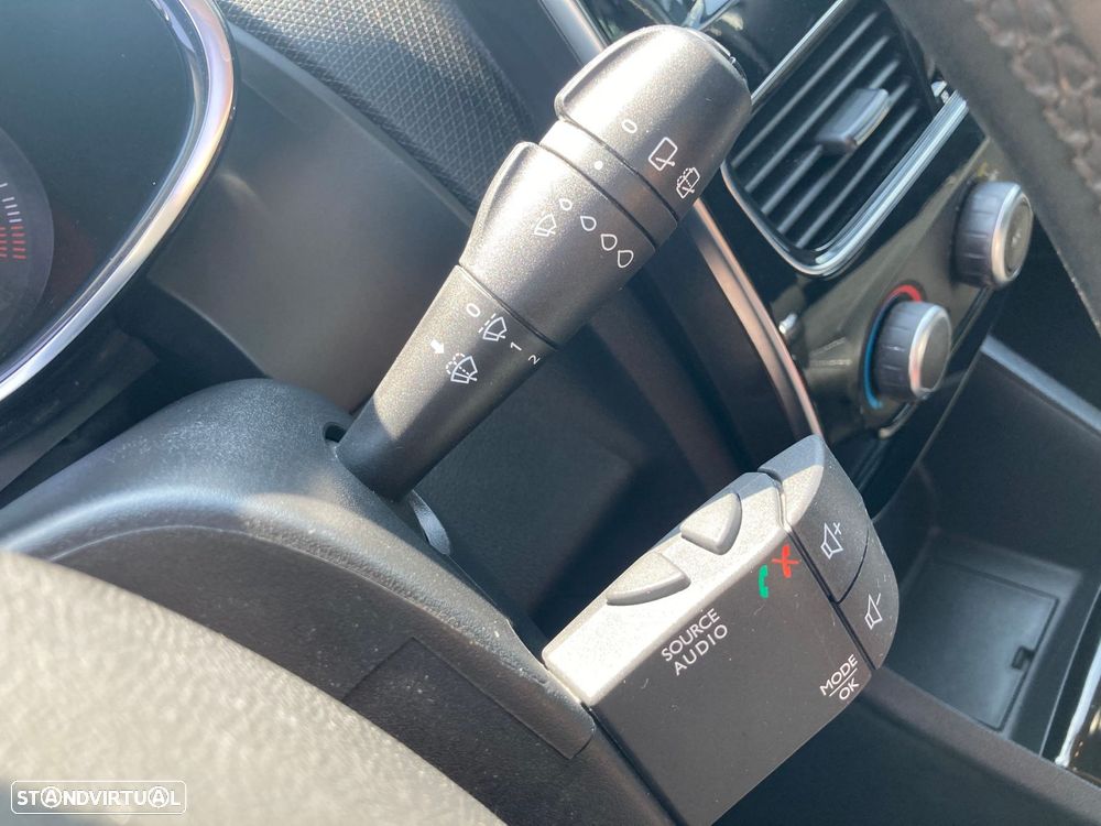 Renault Clio 0.9 TCe Limited - 19