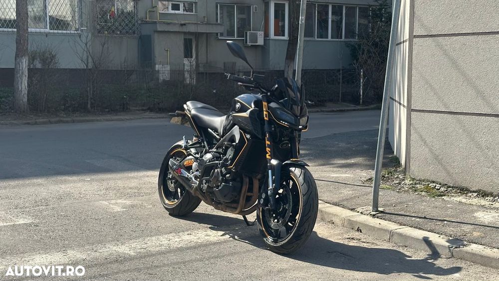Yamaha MT-09 - 1