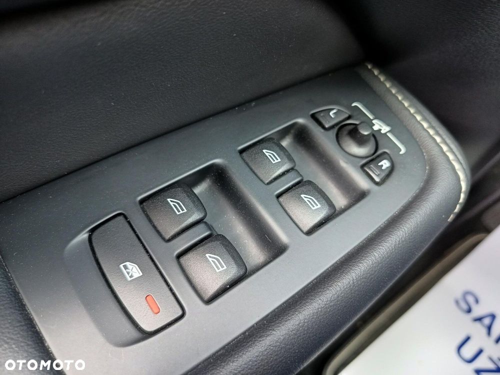 Volvo XC 60 D4 SCR R-Design - 23
