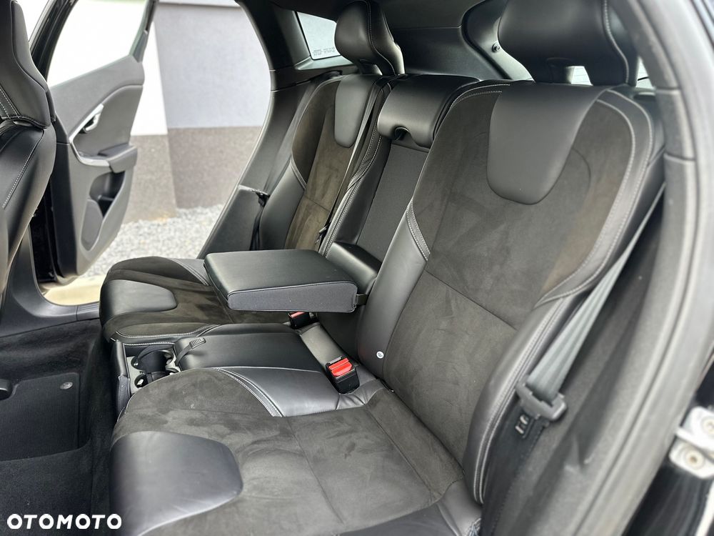 Volvo V40 D2 Drive-E R-Design Momentum - 22