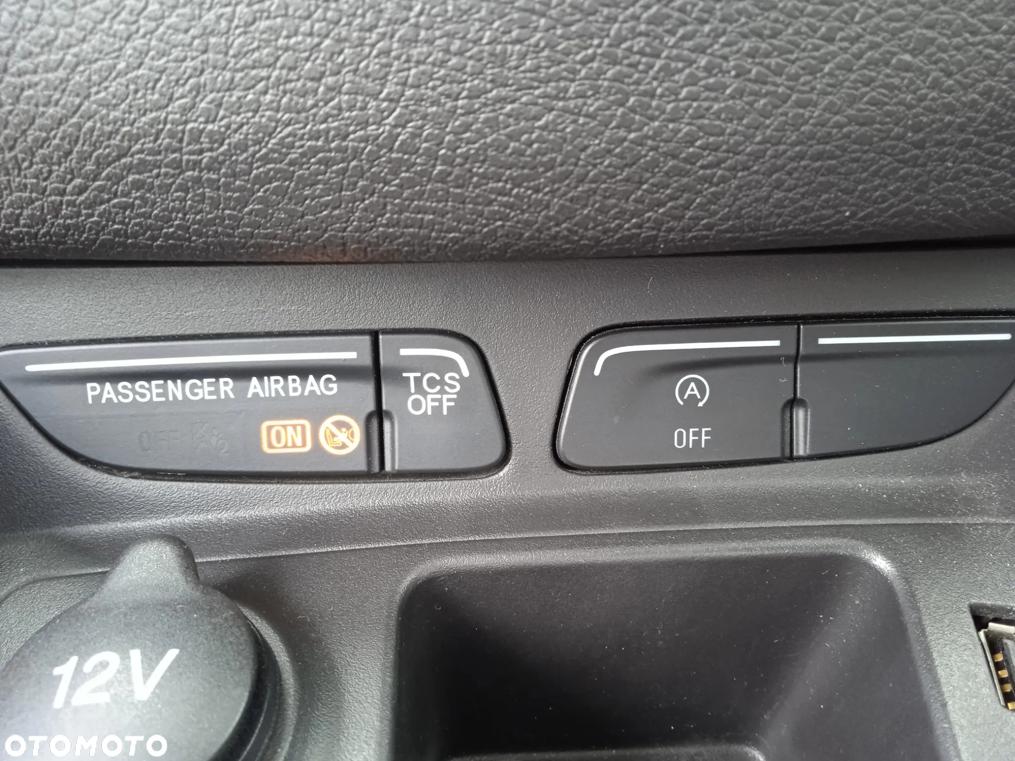 Ford Tourneo Courier 1.5 TDCi Titanium - 20