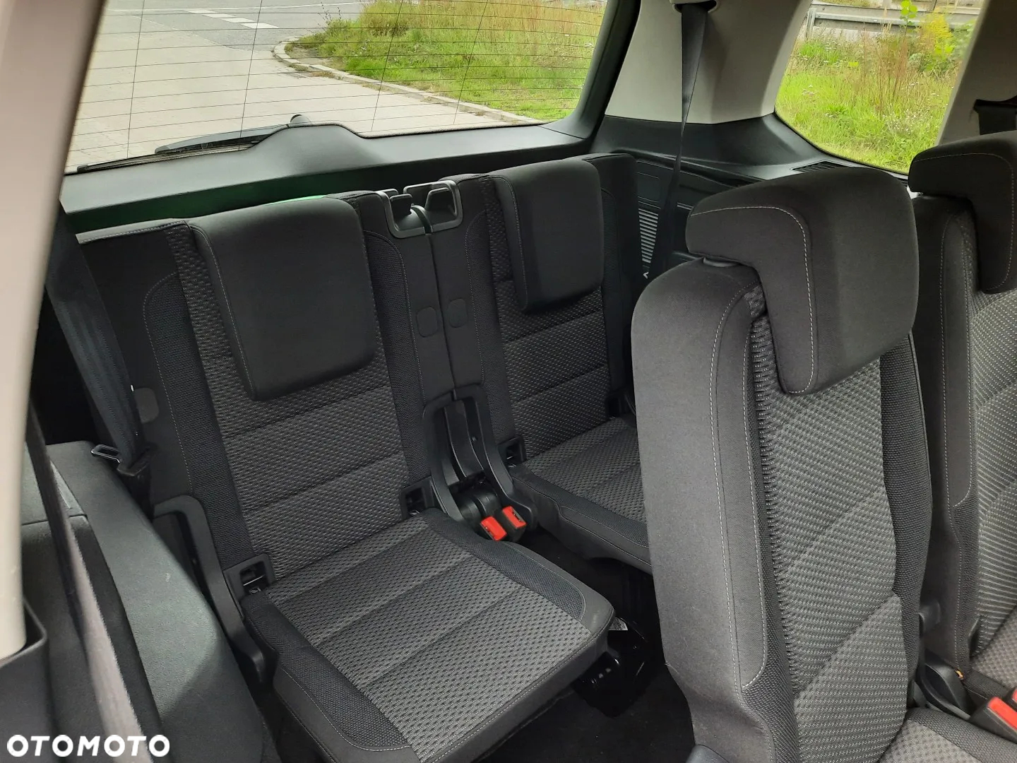 Volkswagen Touran 1.6 TDI SCR BlueMotion Technology DSG Trendline - 21