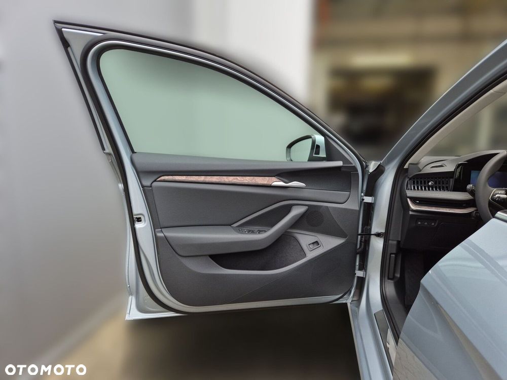 Skoda Superb 2.0 TSI L&K DSG - 18