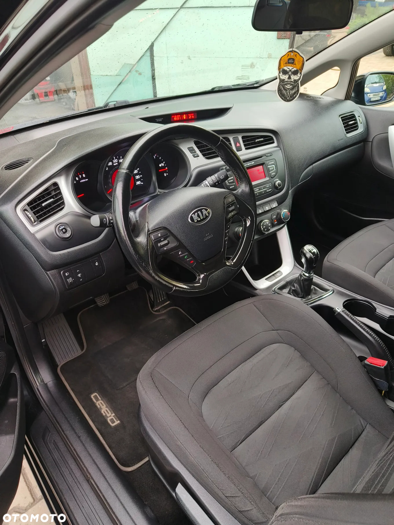 Kia Ceed - 9