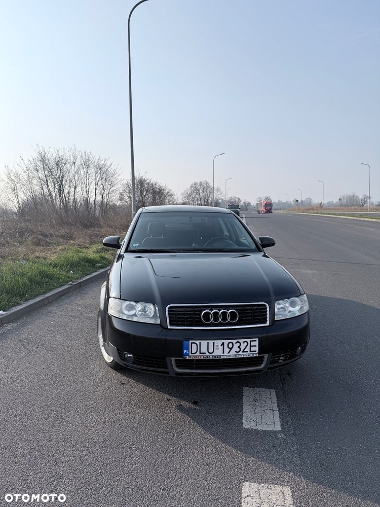 Audi A4 Limousine - 1