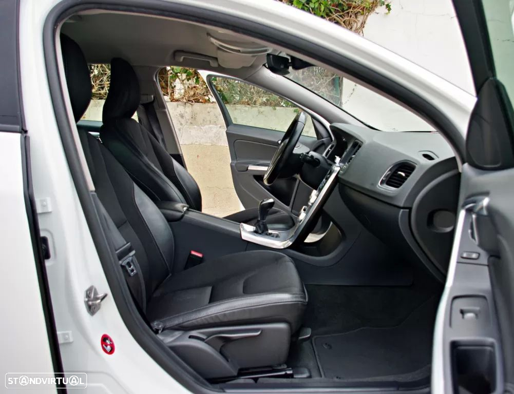 Volvo V60 2.0 D3 Kinetic - 20