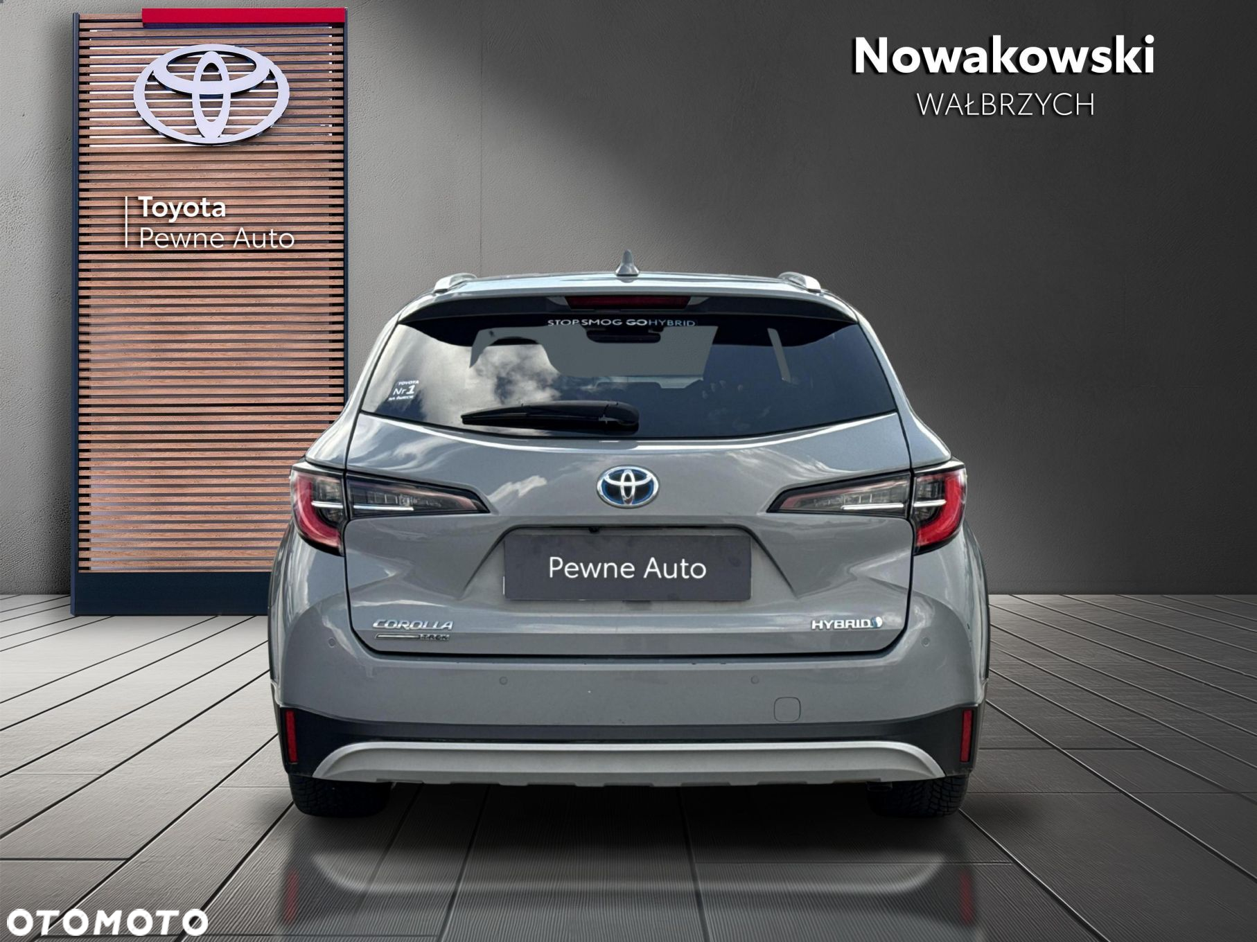 Toyota Corolla 1.8 Hybrid Trek - 8