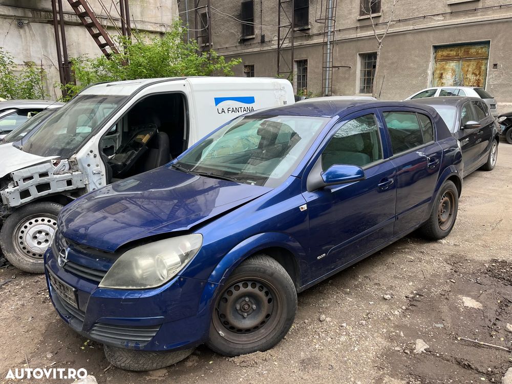 Dezmembrez Opel Astra H albastru benzina 2006 hatchback - 1