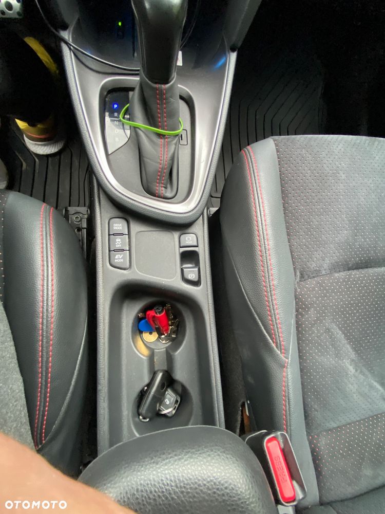 Toyota Yaris 1.5 VVT-i GR SPORT - 34