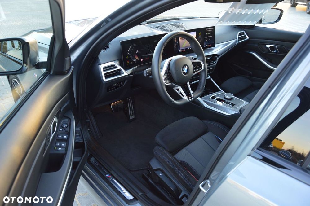 BMW Seria 3 330i M Sport - 11