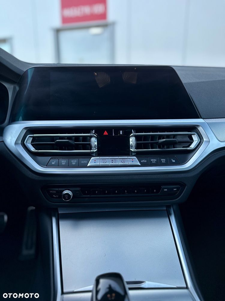 BMW Seria 3 320d M Sport Sport - 28