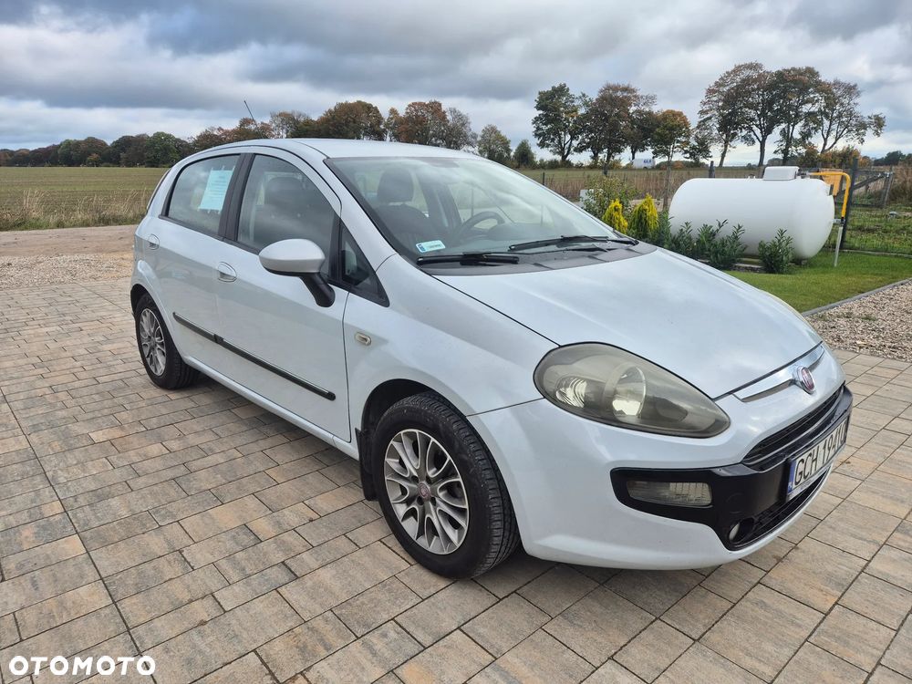 Fiat Grande Punto 2011 photo 3