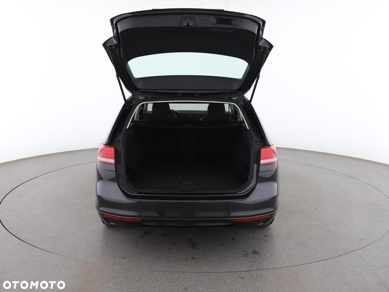 Volkswagen Passat 2.0 TDI BMT Trendline - 19