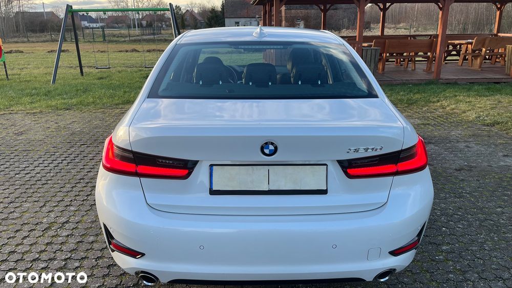 BMW Seria 3 320d Sport Line Shadow sport - 11