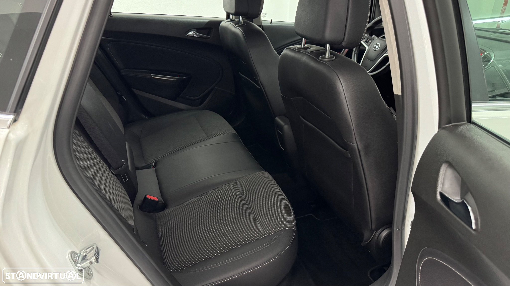 Opel Astra 2.0 CDTi Cosmo Active-Select - 26