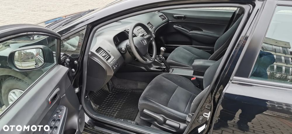 Honda Civic 1.8 Base - 8