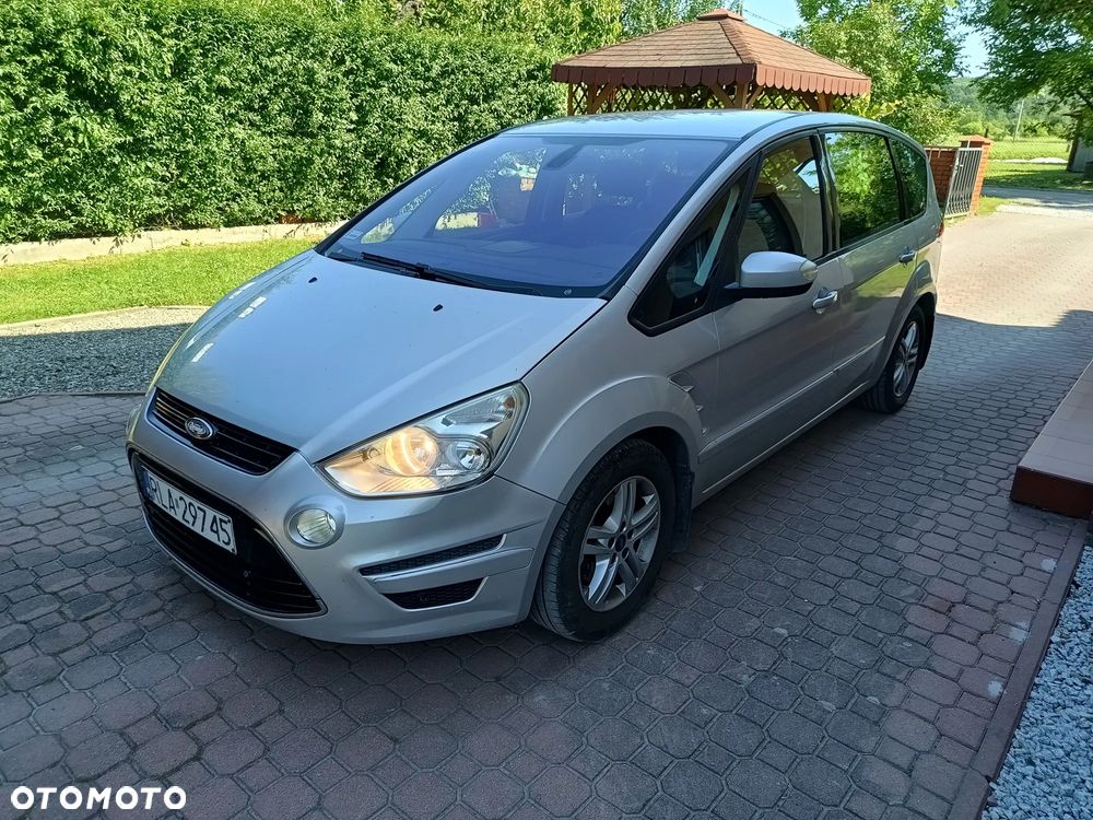 Ford S-Max - 17