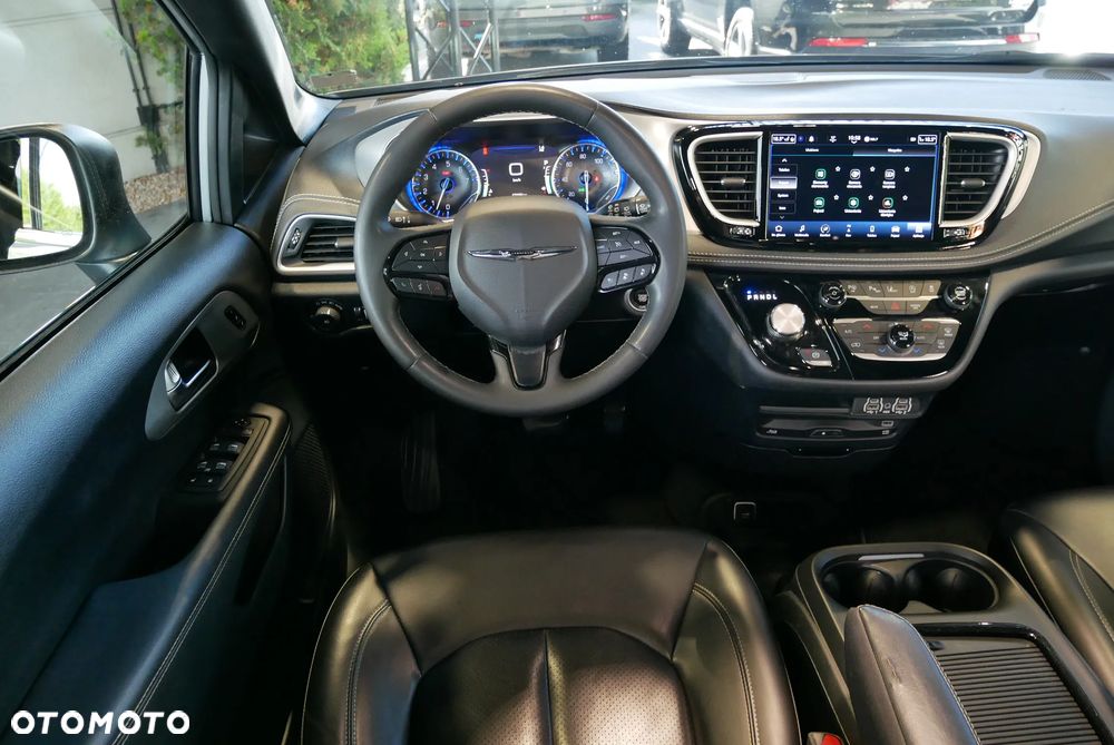 Chrysler Pacifica - 14