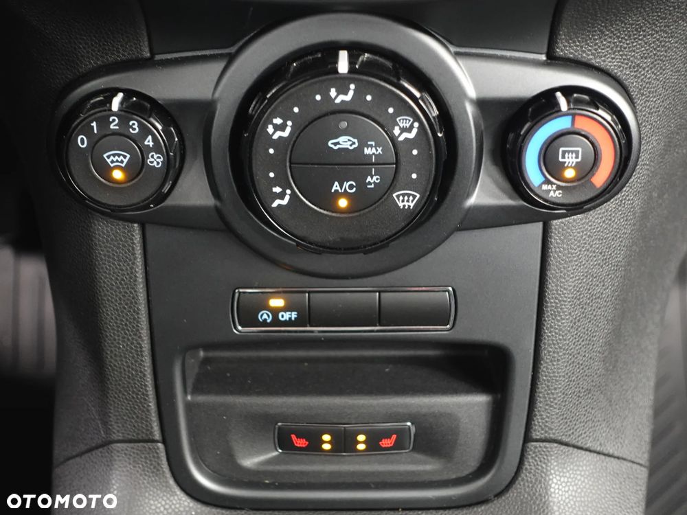 Ford Fiesta - 32