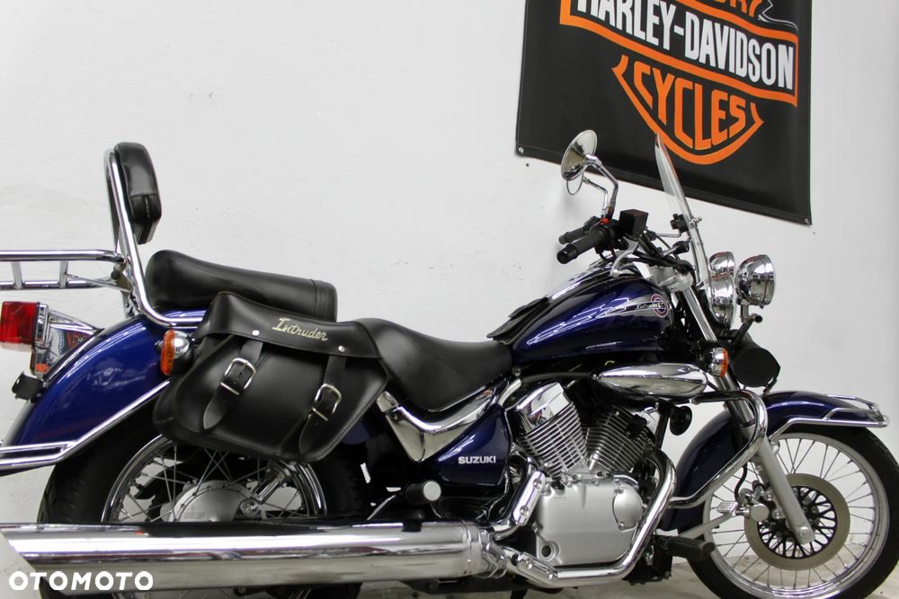 Suzuki Intruder - 39