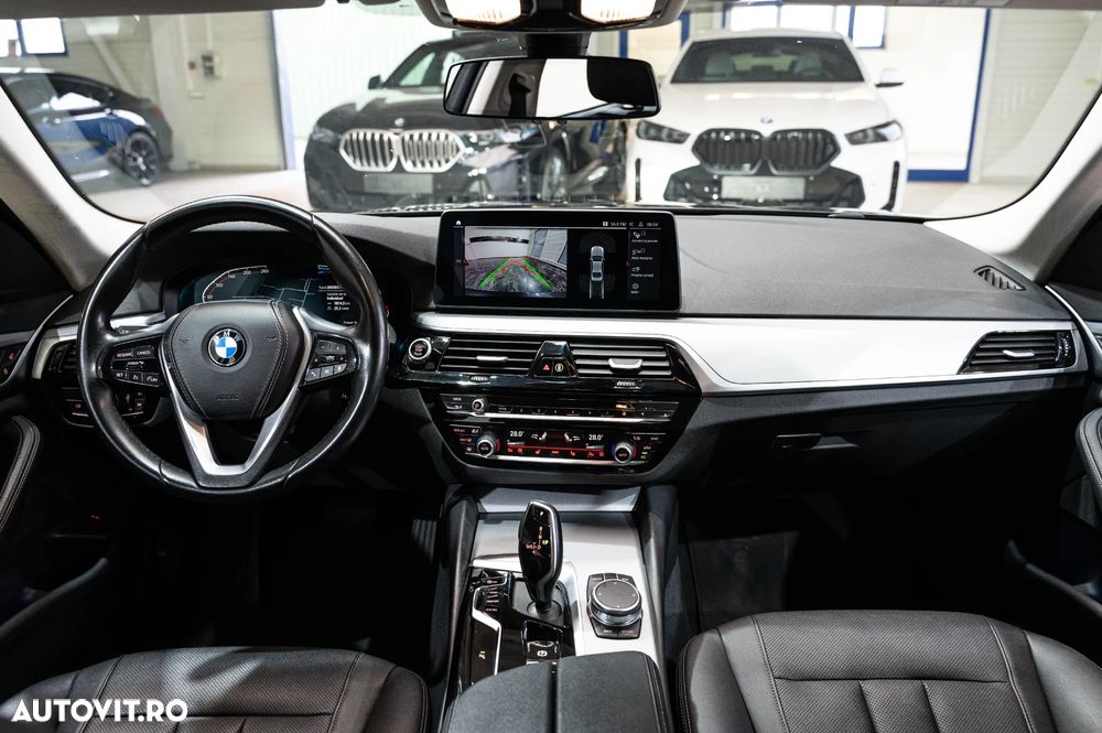 BMW Seria 5 520d Aut. Luxury Line - 32
