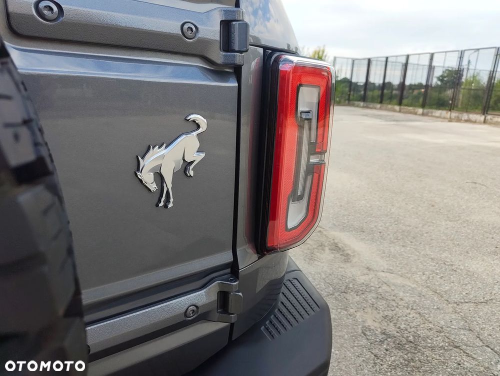Ford Bronco - 35