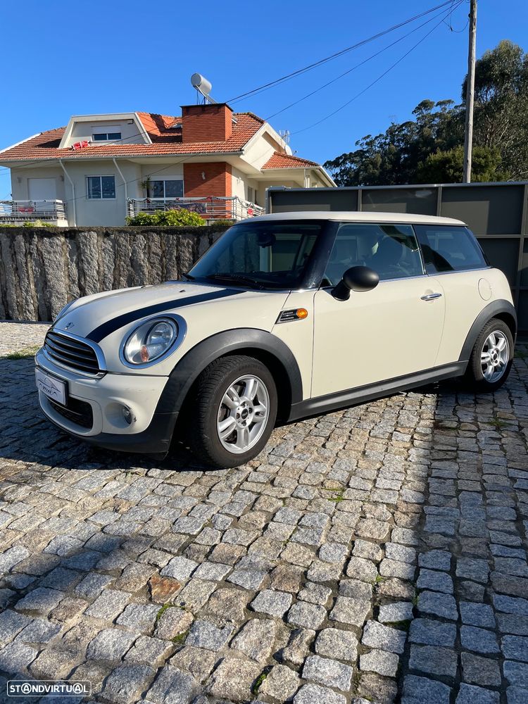 MINI 3 Portas One D - 2