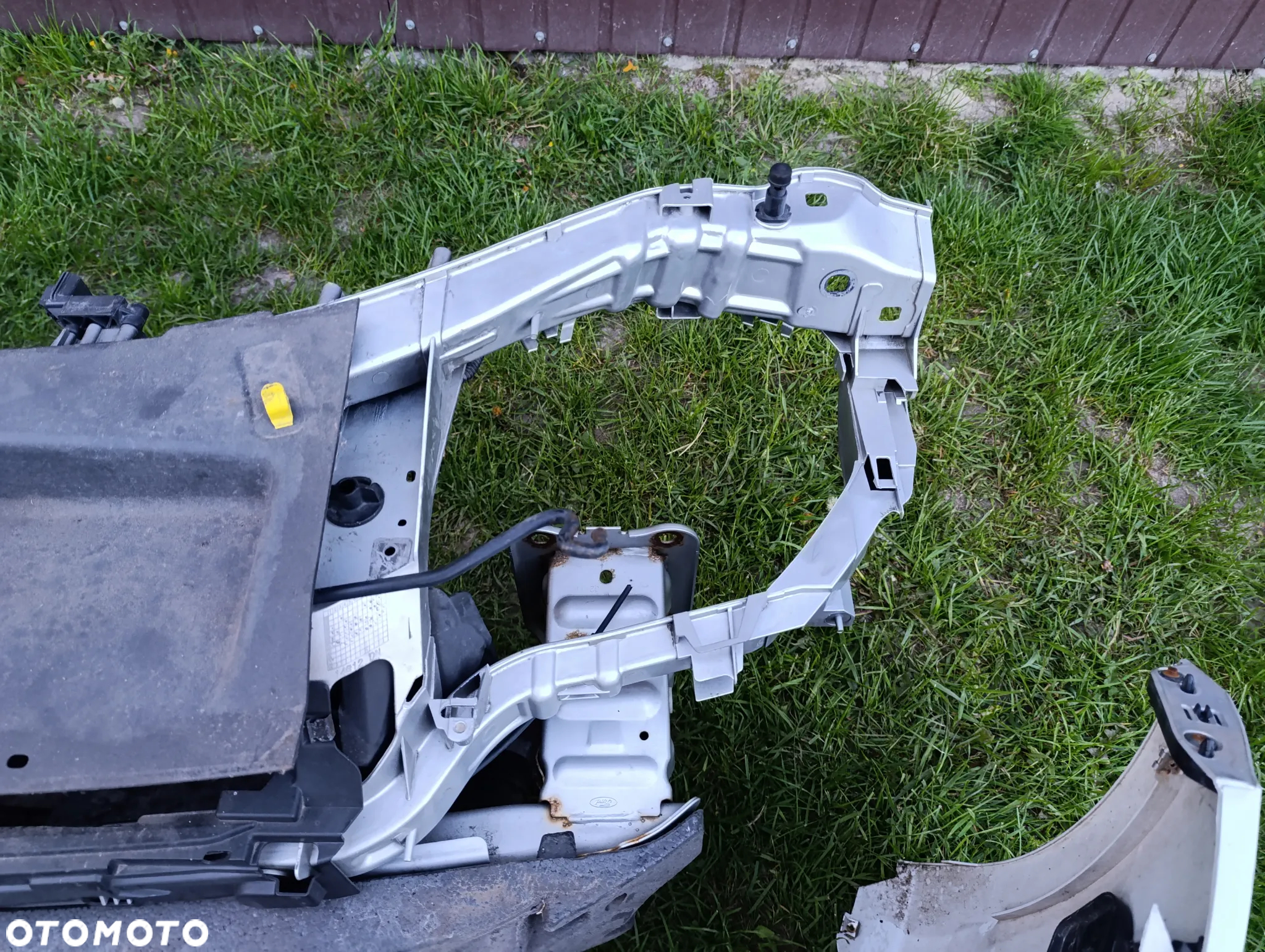 ZDERZAK OKULAR PAS PRZÓD MONDEO MK4 LIFT - 10