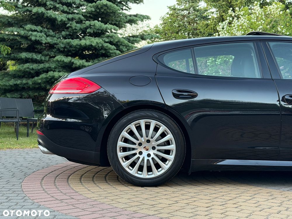 Porsche Panamera - 4