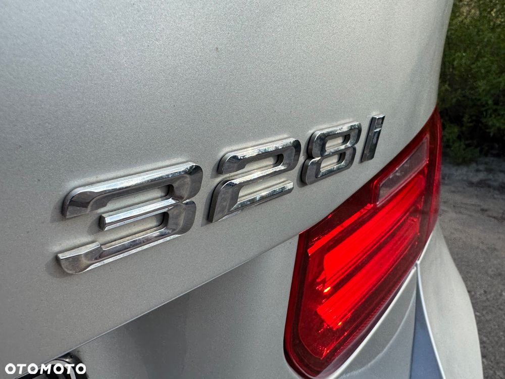 BMW Seria 3 328i xDrive Sport Line - 22