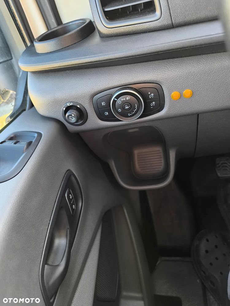 Ford Transit - 18