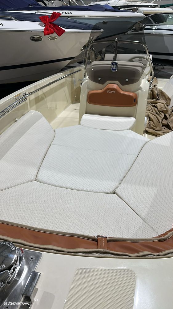 Invictus Yachts CAPOFORTE FX 190 - 9