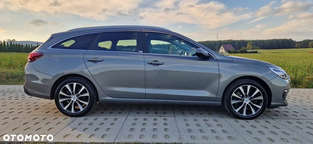 Hyundai i30 1.6 D Premiere Luxury DCT - 10