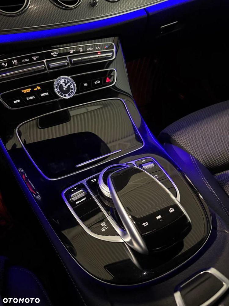 Mercedes-Benz Klasa E 300 - 19