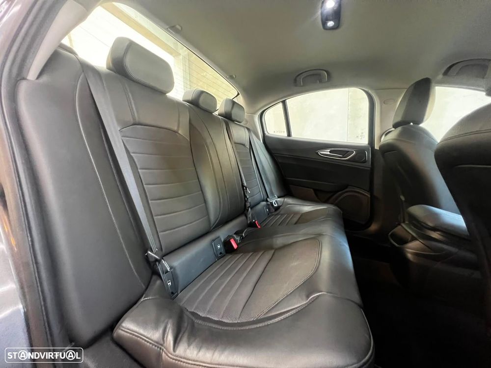 Alfa Romeo Giulia 2.2 D Super - 19