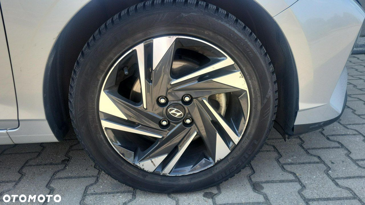 Hyundai i20 - 18