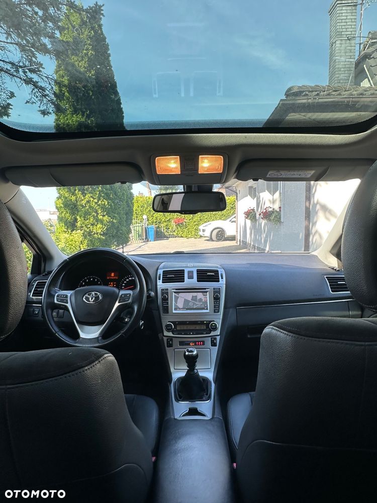 Toyota Avensis 1.8 Comfort - 19