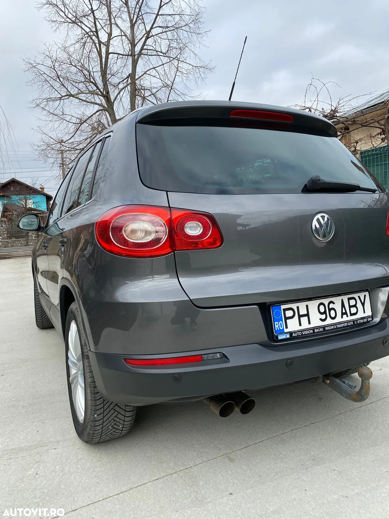 Volkswagen Tiguan - 11