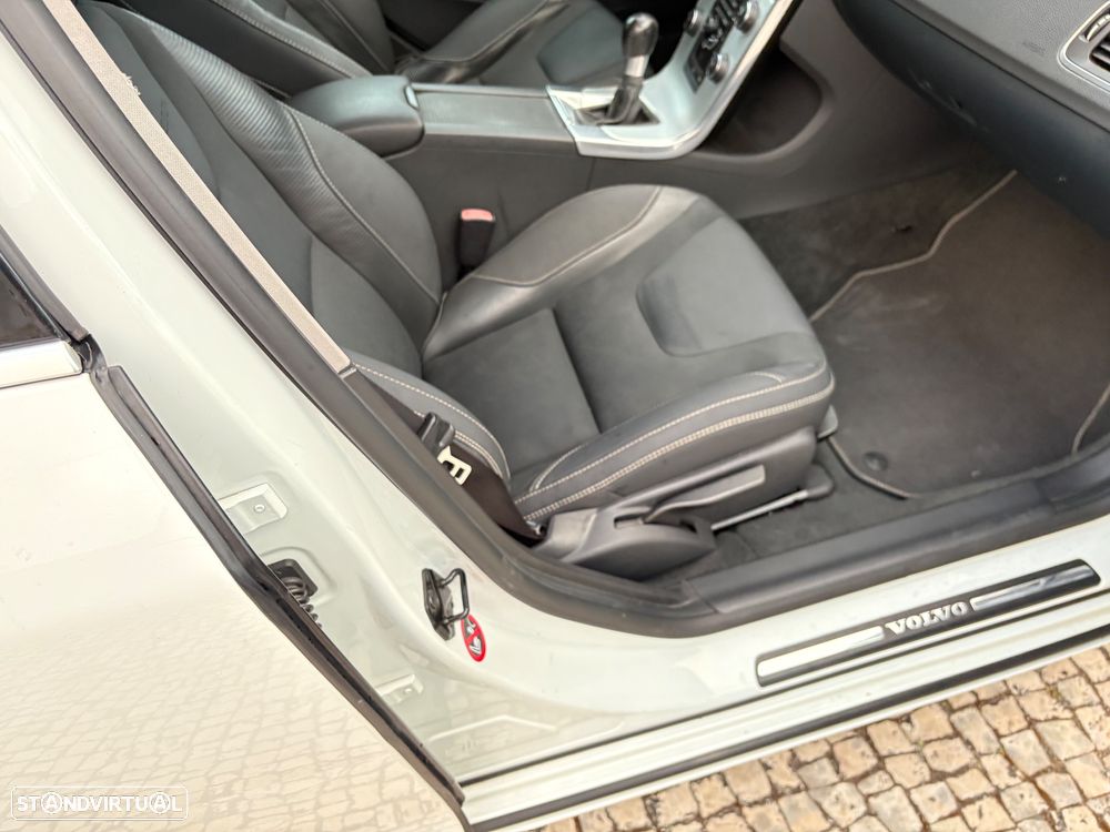 Volvo V60 1.6 D2 Drive R-Design Start/Stop - 21