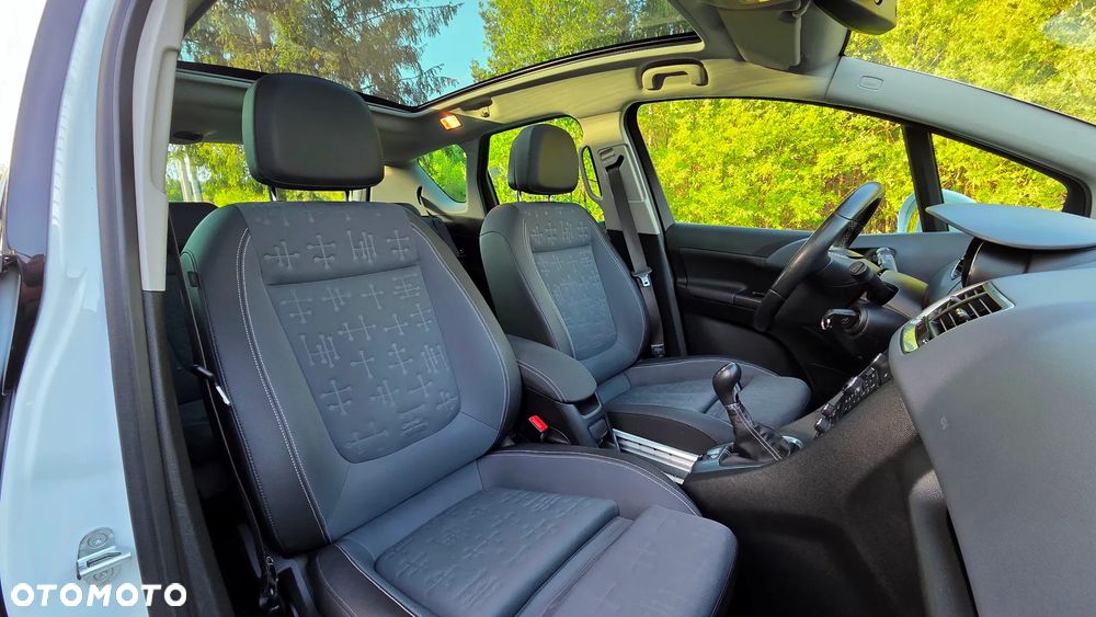 Opel Meriva 1.4 T Essentia S&S - 22