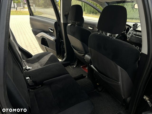 Mitsubishi Outlander 2.0 DID Intense + - 9