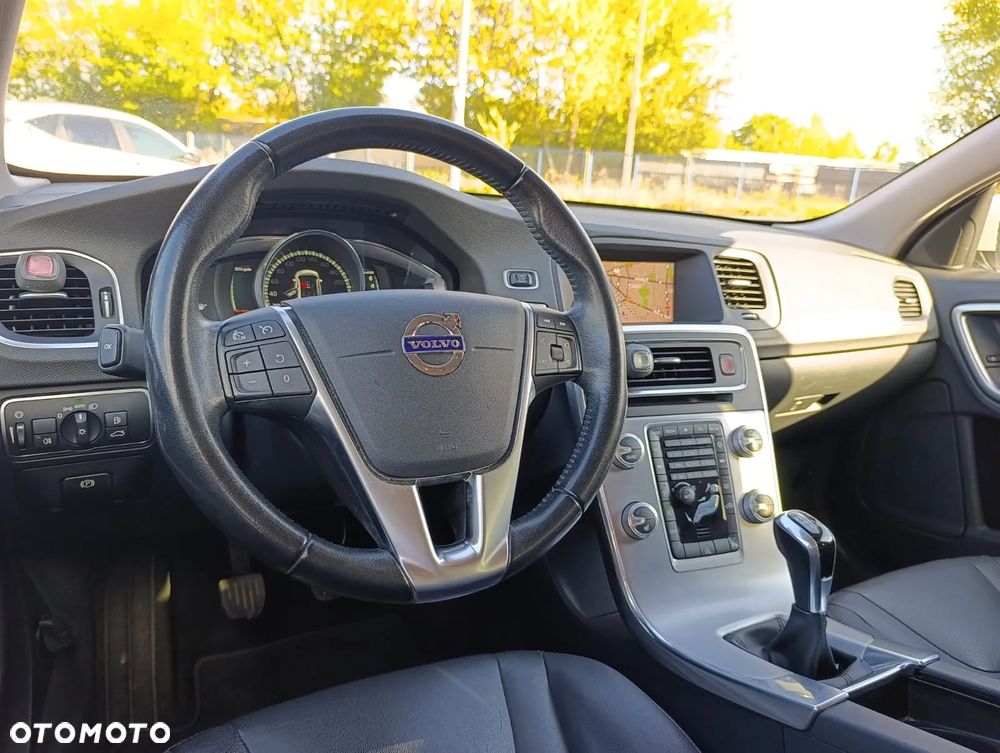 Volvo V60 T3 Summum - 6