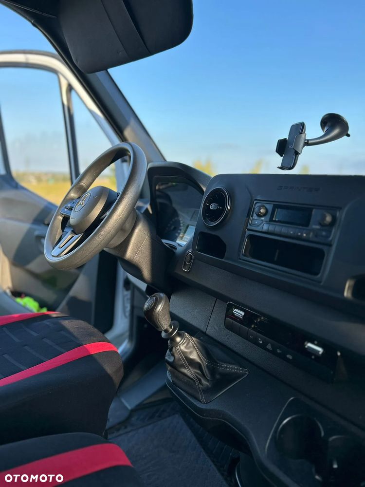Mercedes-Benz Sprinter - 9