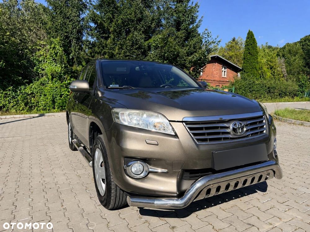 Toyota RAV4 - 1