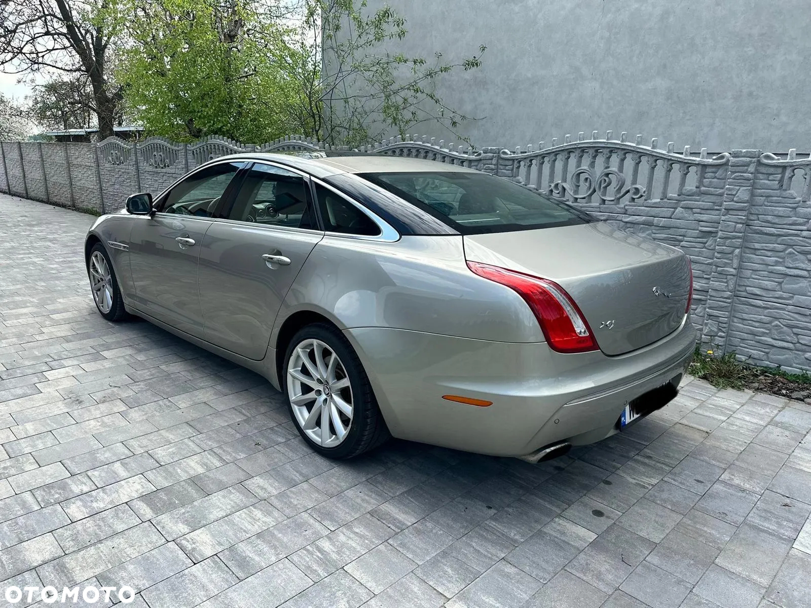 Jaguar XJ - 9