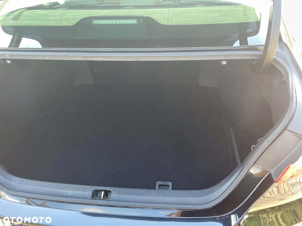 Toyota Camry 2.5 Hybrid Comfort CVT - 4
