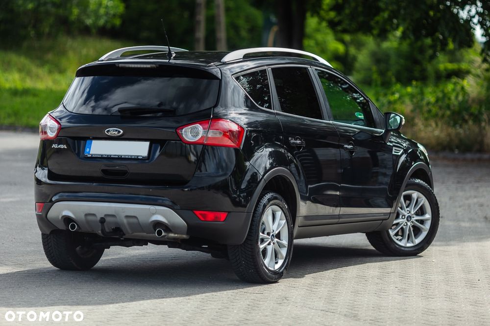 Ford Kuga 2.0 TDCi 2x4 Titanium - 12