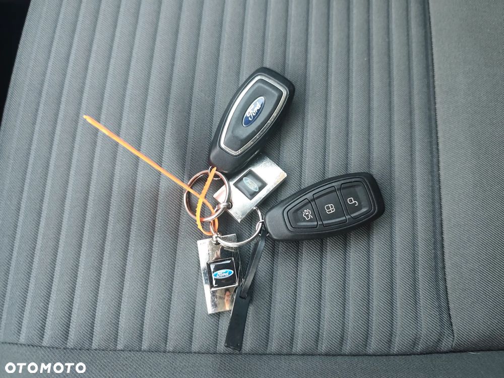 Ford C-MAX 1.5 TDCi Start-Stop-System Titanium - 26