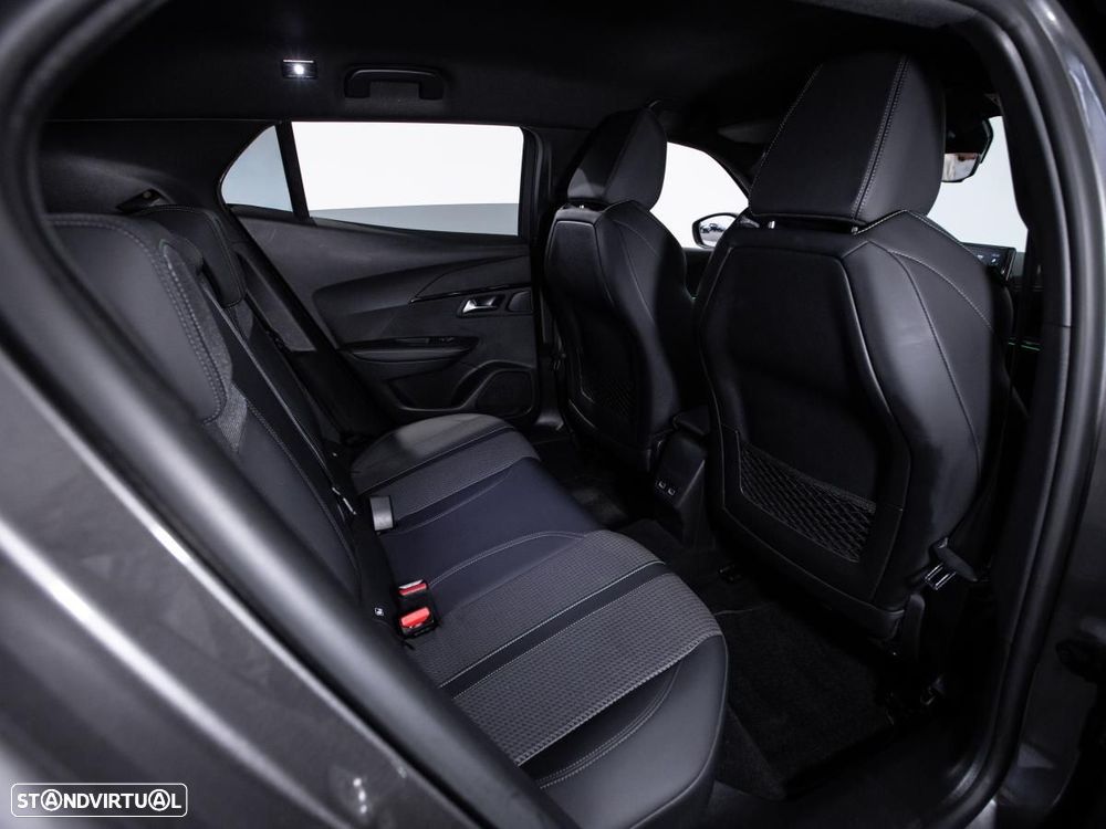 Peugeot 2008 1.2 PureTech GT EAT8 - 12